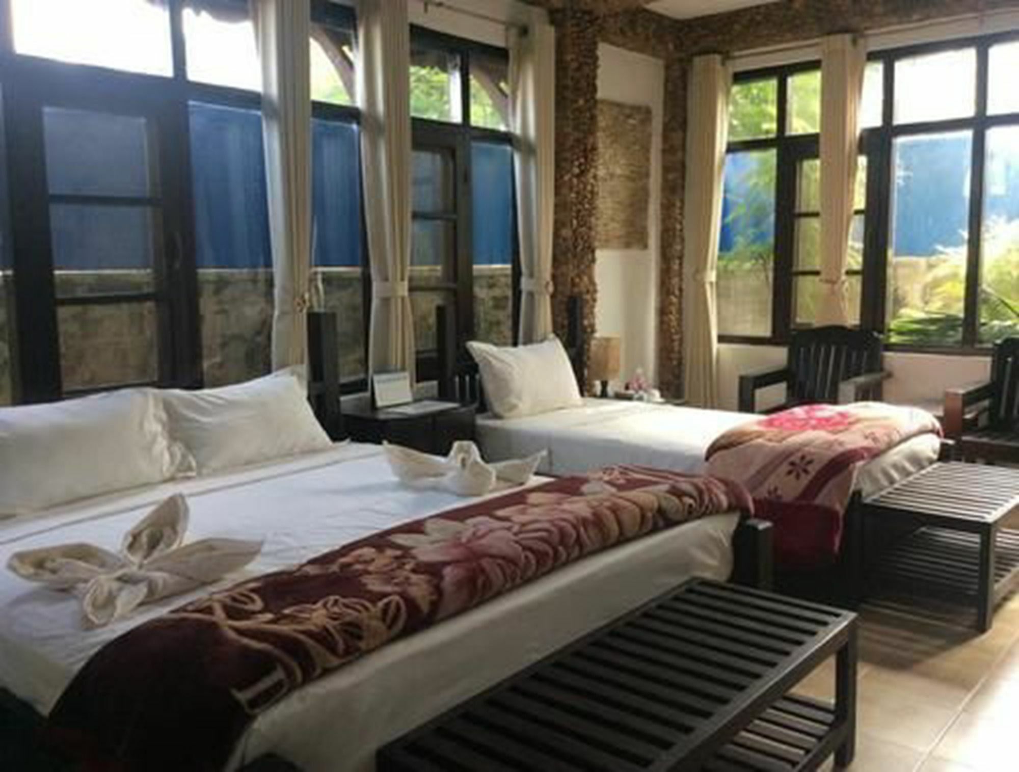 Aquarius Inn Nyaung Shwe Extérieur photo