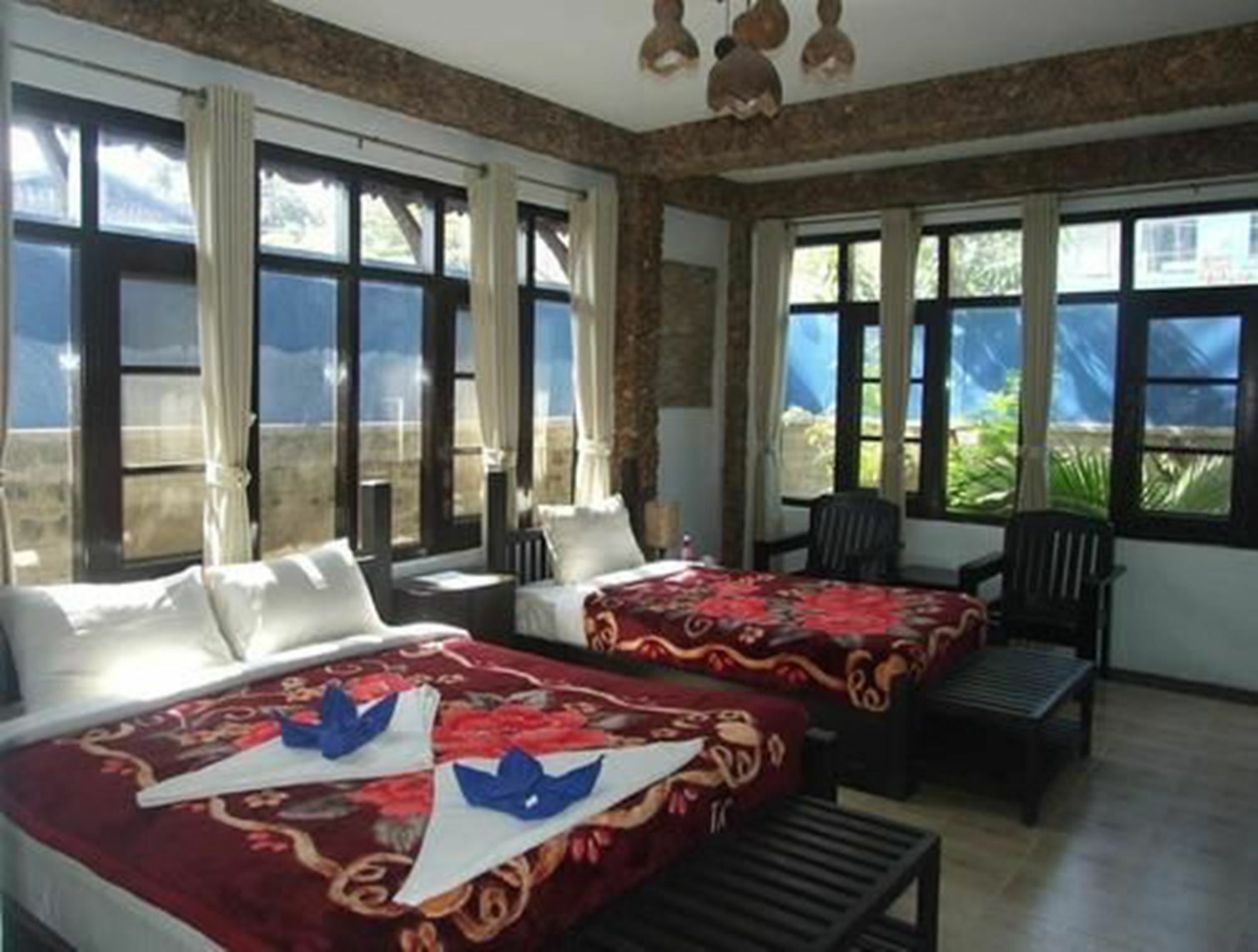 Aquarius Inn Nyaung Shwe Extérieur photo